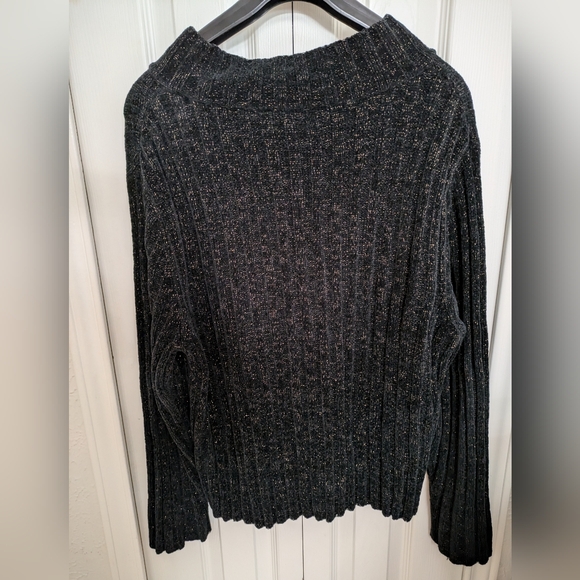 Black Chenille V-neck Shimmer Sweater - Picture 2 of 9